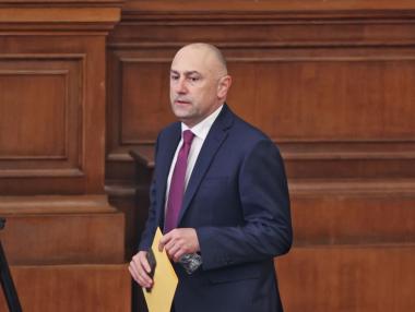 Почти всички отхвърлиха Каримански за управител на БНБ