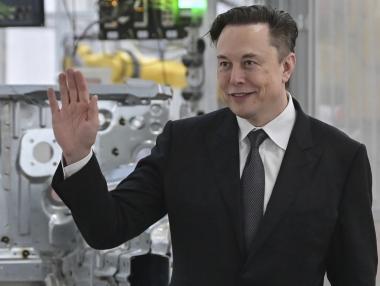 Защо Илон Мъск иска да купи Twitter?