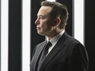 Twitter взе „отровно хапче“, за да спре Мъск