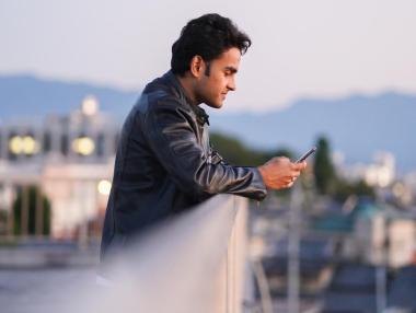 Колко радиация се излъчва от най-популярните смартфони (графики)