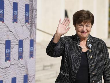 Зеленски и Георгиева обсъдиха следвоенното възстановяване на Украйна