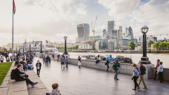 Великобритания е опасно близо до рецесия