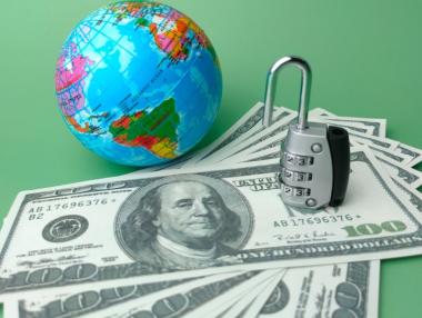 Доларът постави многогодишен рекорд спрямо основните валути