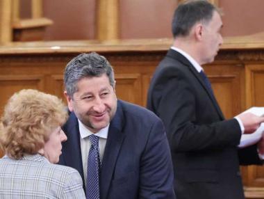 Управляващите се съгласиха да намалят наказателната лихва