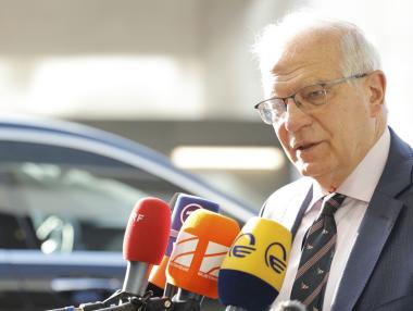 ЕС няма сили да спре парите на Русия от нефт и газ