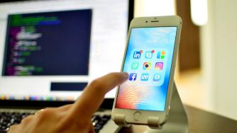 ЕС въвежда нови правила за ограничаване на незаконното онлайн съдържание