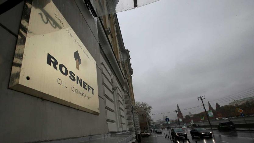 Огромен петролен търг на „Роснефт“ пропадна заради Путин