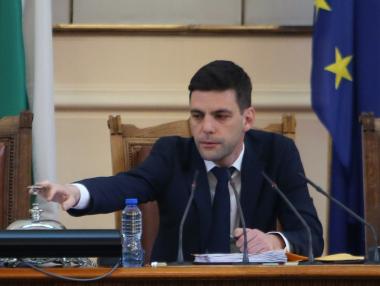 Парламентът се събира извънредно заради газа и оръжията за Украйна