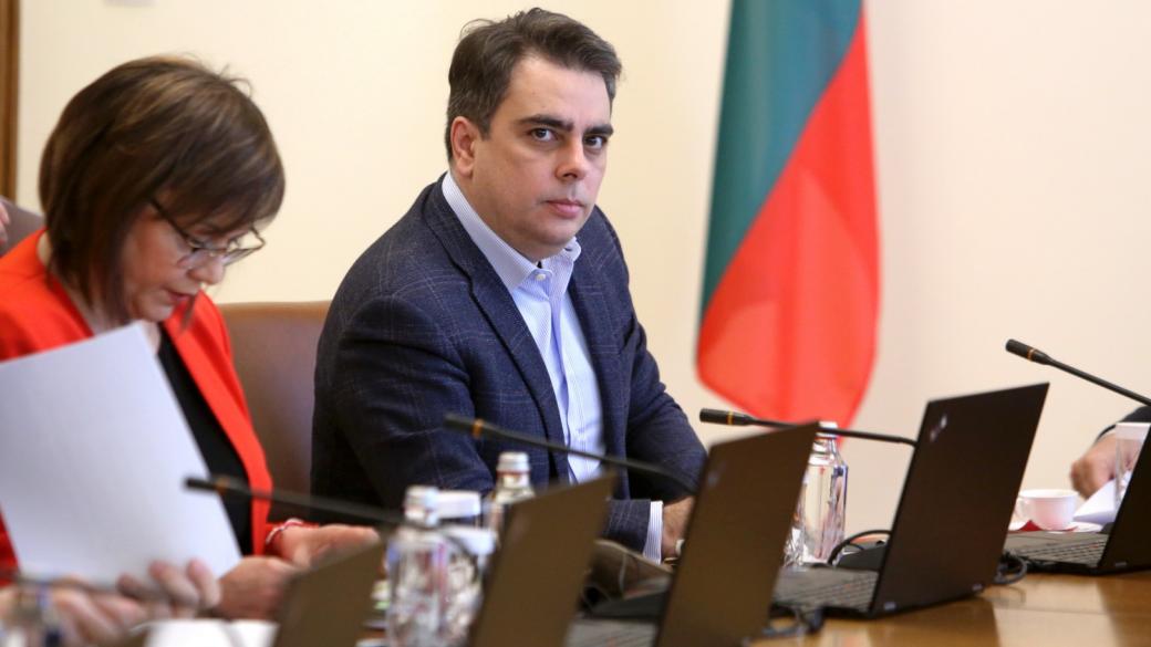 Бюджетният излишък нарасна до 880 млн. лв. през април