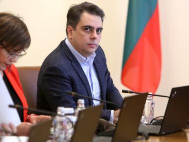 Бюджетният излишък нарасна до 880 млн. лв. през април