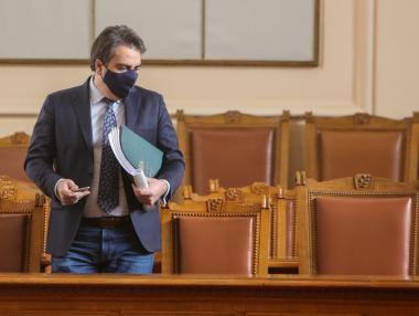 Василев опроверга КЕВР: Газът няма да поскъпне с 35% – ще поевтинее