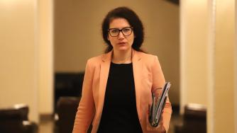 Константинова уволни ръководството на „Български пощи“