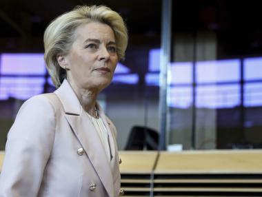 Фон дер Лайен обяви „поетапно“ отказване от руския петрол