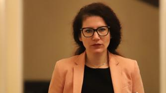 Константинова обяви „топ отбора“, който да вкара пощите в 21 век