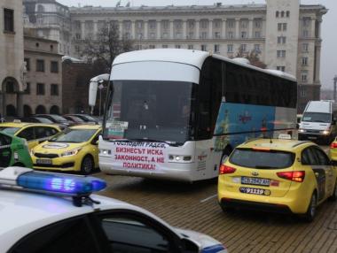 Превозвачите напуснаха със скандал срещата с премиера и започват протести