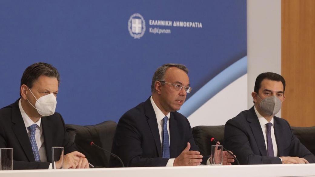Гърция компенсира с €3.2 млрд. гражданите заради скъпия ток