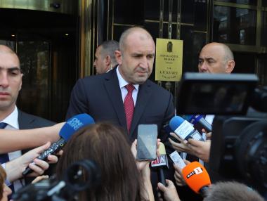 Вечерни новини: Радев не иска избори; Василев на спешен коалиционен съвет