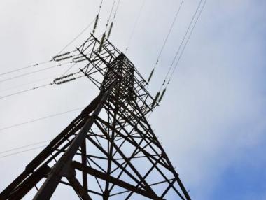 След еднодневен скок токът за българския бизнес поевтинява с 20%