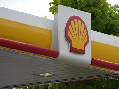 Shell продава бизнеса си в Русия на „Лукойл“