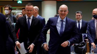 Унгария намекна за 750 млн. евро, за да подкрепи забраната за руския петрол