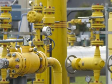 Новините от седмицата: Газът поскъпна с 14%; Василев вдига шоково концесионните такси