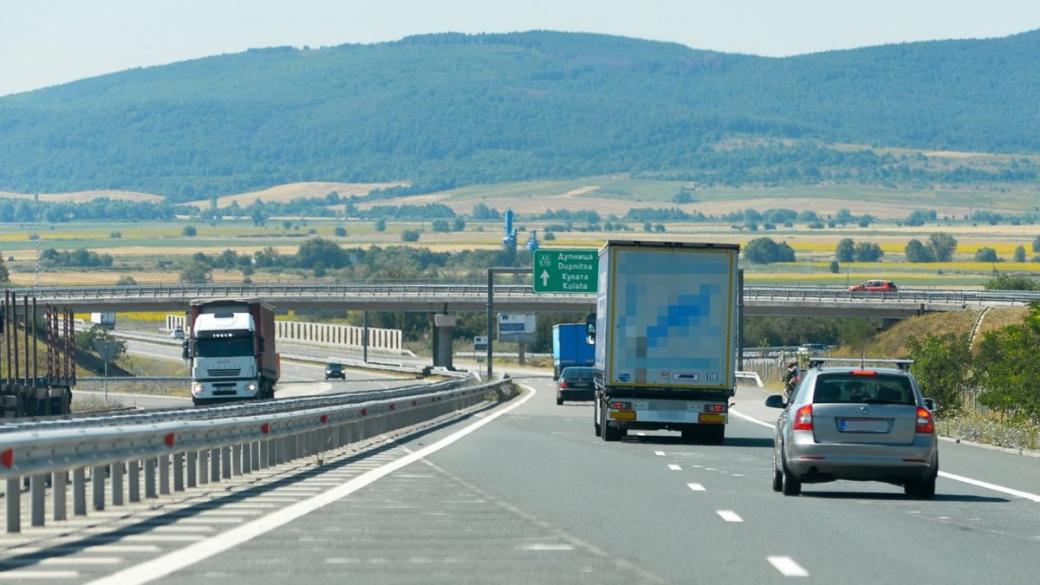 АПИ иска да ограничи движението на камиони по магистралите през лятото