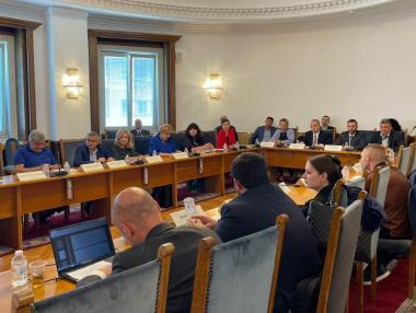 Регионалната комисия реши всички действащи строителни договори да се индексират