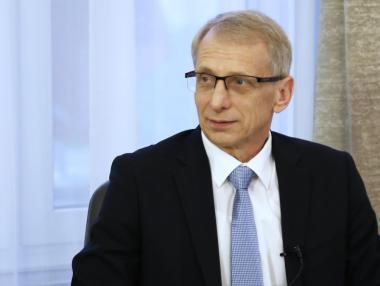 МОН готви мащабни промени в учебното съдържание