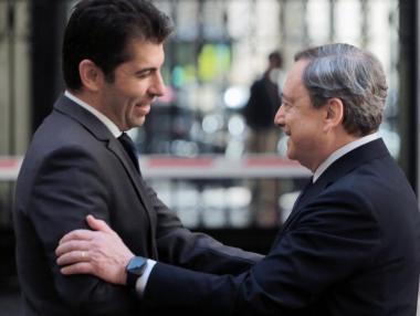 Газ за рубли: според премиера „Газпром“ може да играе двойствено