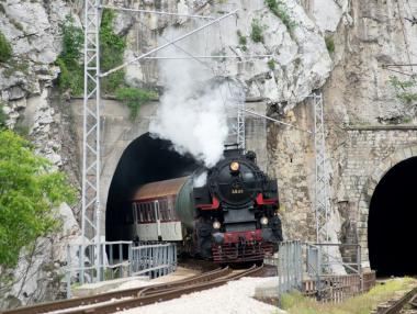 Вечерни новини: Нови влакове за 1 млрд. лв.; Българската Dronamics ще лети в ЕС