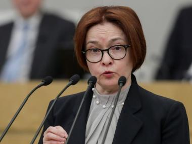 Рублата обърна посоката си след понижение на лихвите в Русия