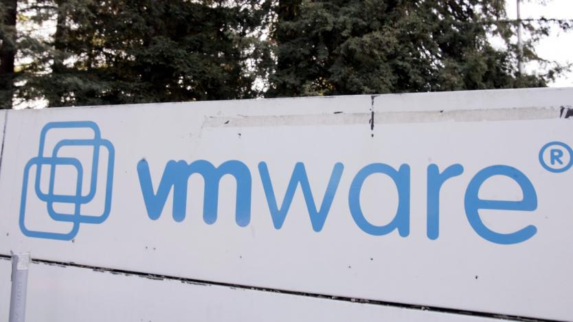 Втората най-голяма сделка за 2022 г.: VMware ще бъде продадена за $61 млрд.