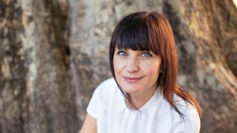 Камбаните бият за тези, които чуват