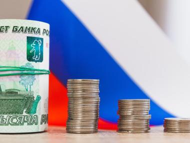 Русия е на прага на уникална дългова криза