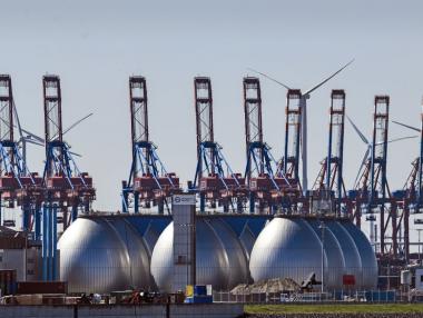 Ембаргото върху руския петрол движи цената нагоре