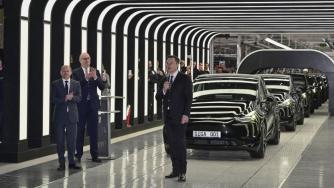 Мъск има „супер лошо предчувствие“ за икономиката и съкращава 10% от служителите