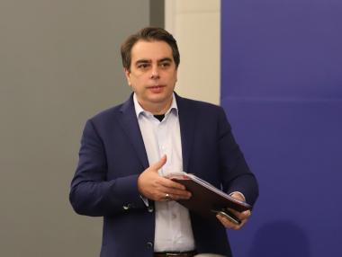 Василев иска чиновниците също да плащат осигуровки