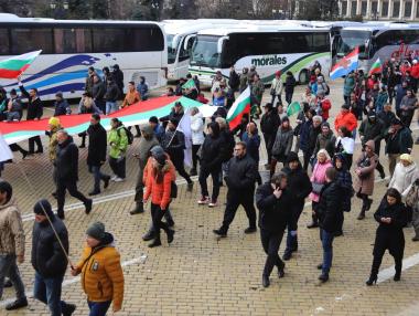 POLITICO: Добре дошли в България, където войната в Украйна е по вина на НАТО