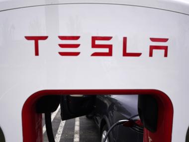 Tesla иска да раздели акциите си