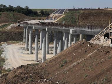 Новините от седмицата: Политическа криза: Пари за строители; Проблеми с газа