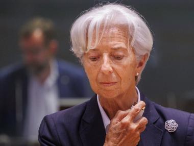 ЕЦБ пренасочва парите от банките към задлъжнелите правителства