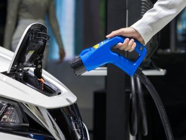 Mercedes-Benz създава продуктово портфолио за луксозни електромобили