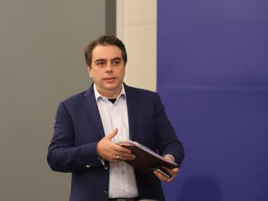 „Продължаваме промяната“ предлага Асен Василев за премиер