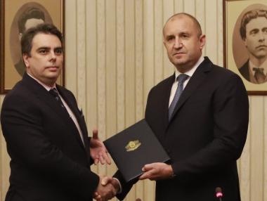 „Статуквото взе своя реванш“: Президентът връчи първия проучвателен мандат