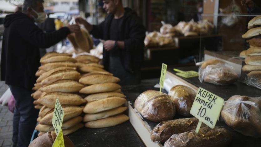  Инфлацията в Турция докосна 80% и лирата поевтиня 