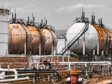 Оръжието в новата Студена война: Природният газ скочи със 700%