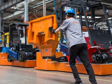 Индустрията в еврозоната расте неочаквано бързо