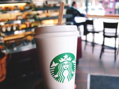 Starbucks обмисля да продаде бизнеса си във Великобритания