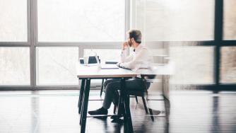 „Игра на криптотронове“: Идва ли зимата и на българския пазар на труда