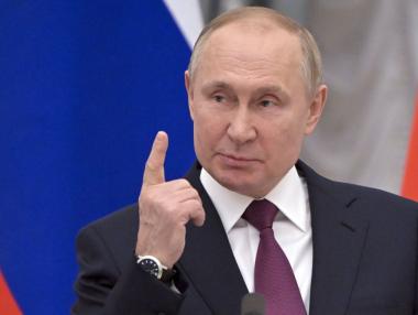 „Удари къртицата“: Докато руската пропаганда действа, Брюксел спи